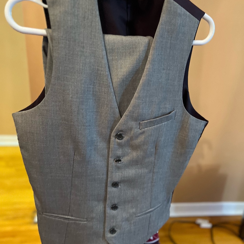 Elegant Men's Gray Vest and pants set